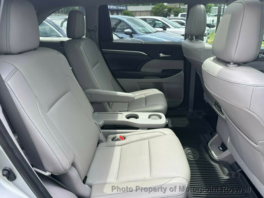 Used 2019 Toyota Highlander Limited Platinum AWD/4WD image 28