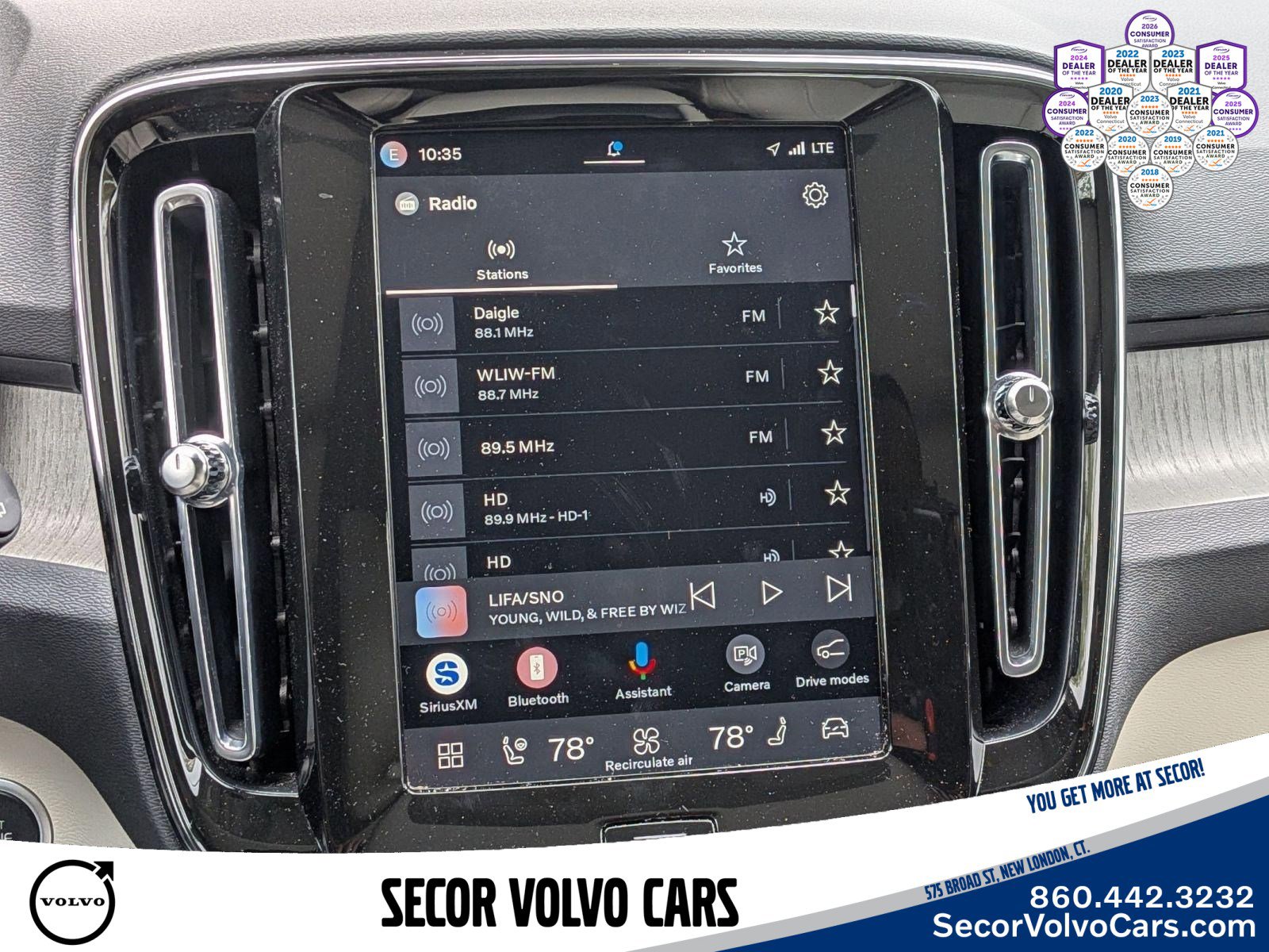 Certified 2023 Volvo XC40 B5 Plus w/ Driver Assist Package AWD/4WD image 24