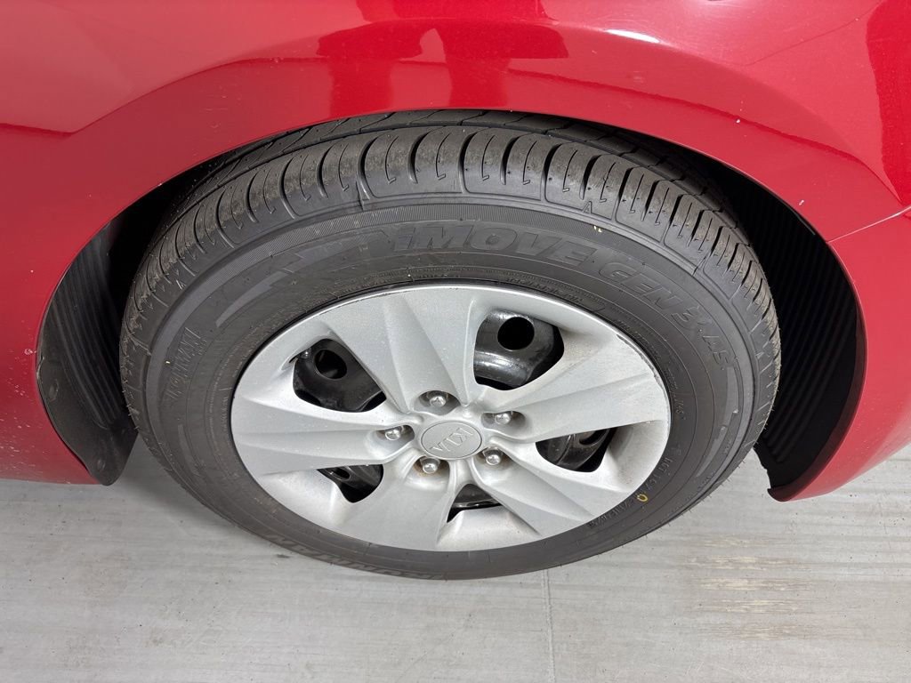 Used 2016 Kia Forte LX image 10