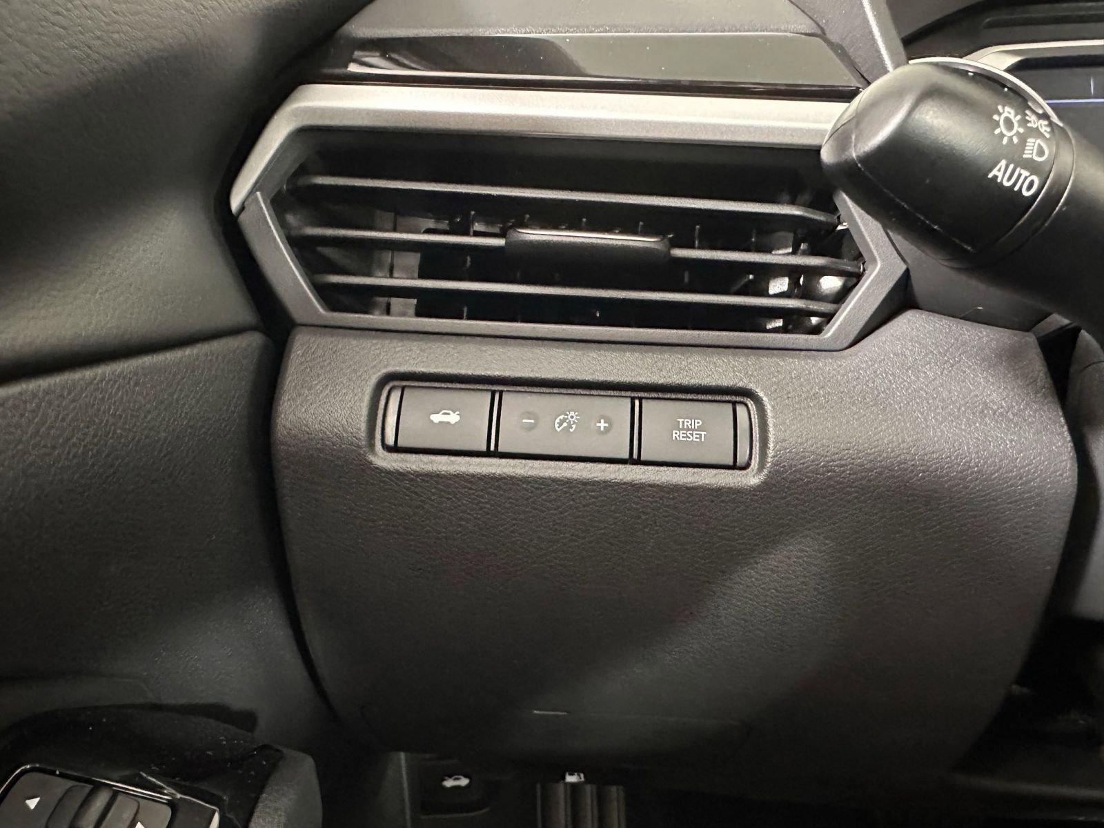 New 2025 Nissan Altima 2.5 SR w/ SR Premium Package image 30