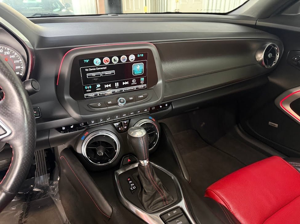 Used 2018 Chevrolet Camaro SS RWD image 13