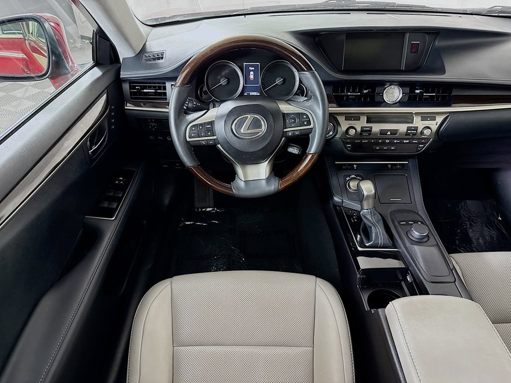 Used 2018 Lexus ES 350 w/ Premier Package FWD image 3