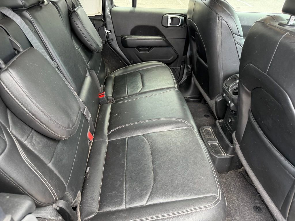 Used 2023 Jeep Wrangler Unlimited Sahara w/ Cold Weather Group AWD/4WD image 18