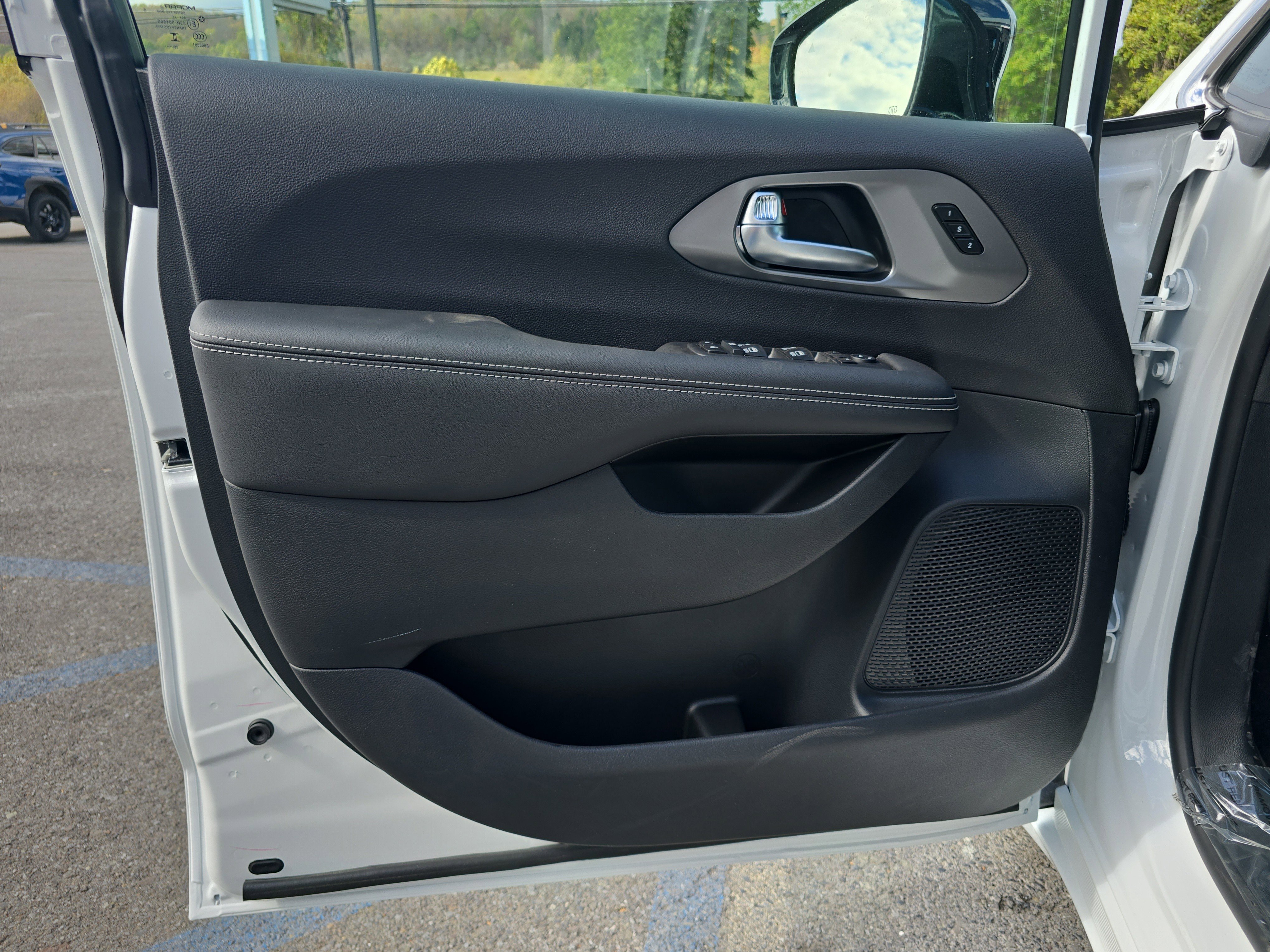 New 2026 Chrysler Pacifica Select image 19