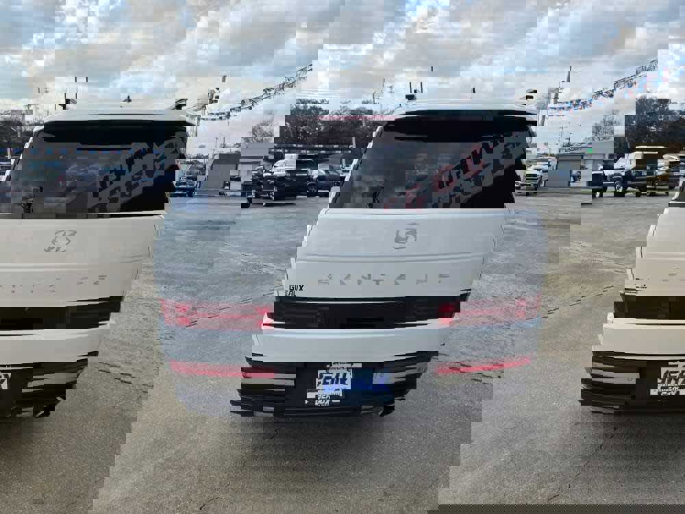 Used 2025 Hyundai Santa Fe Limited image 4
