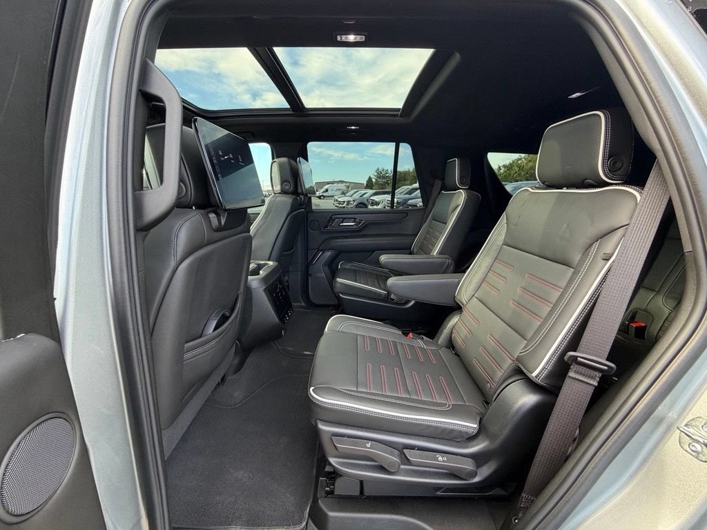 Used 2025 GMC Yukon AT4 Ultimate AWD/4WD image 5