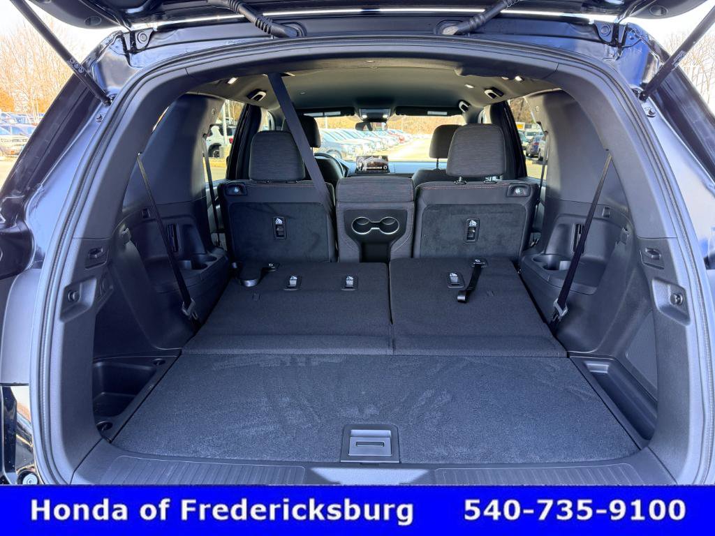 Certified 2025 Honda Pilot Sport image 22