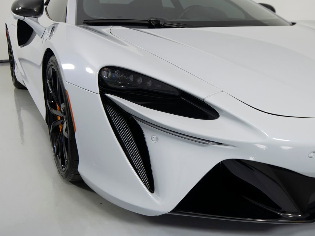 Used 2023 McLaren Artura image 35