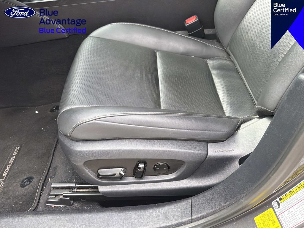 Used 2023 Lexus ES 300h w/ Premium Package FWD image 16