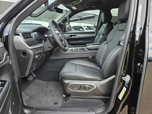 New 2026 Jeep Grand Wagoneer L Limited w/ Convenience Group I AWD/4WD image 4