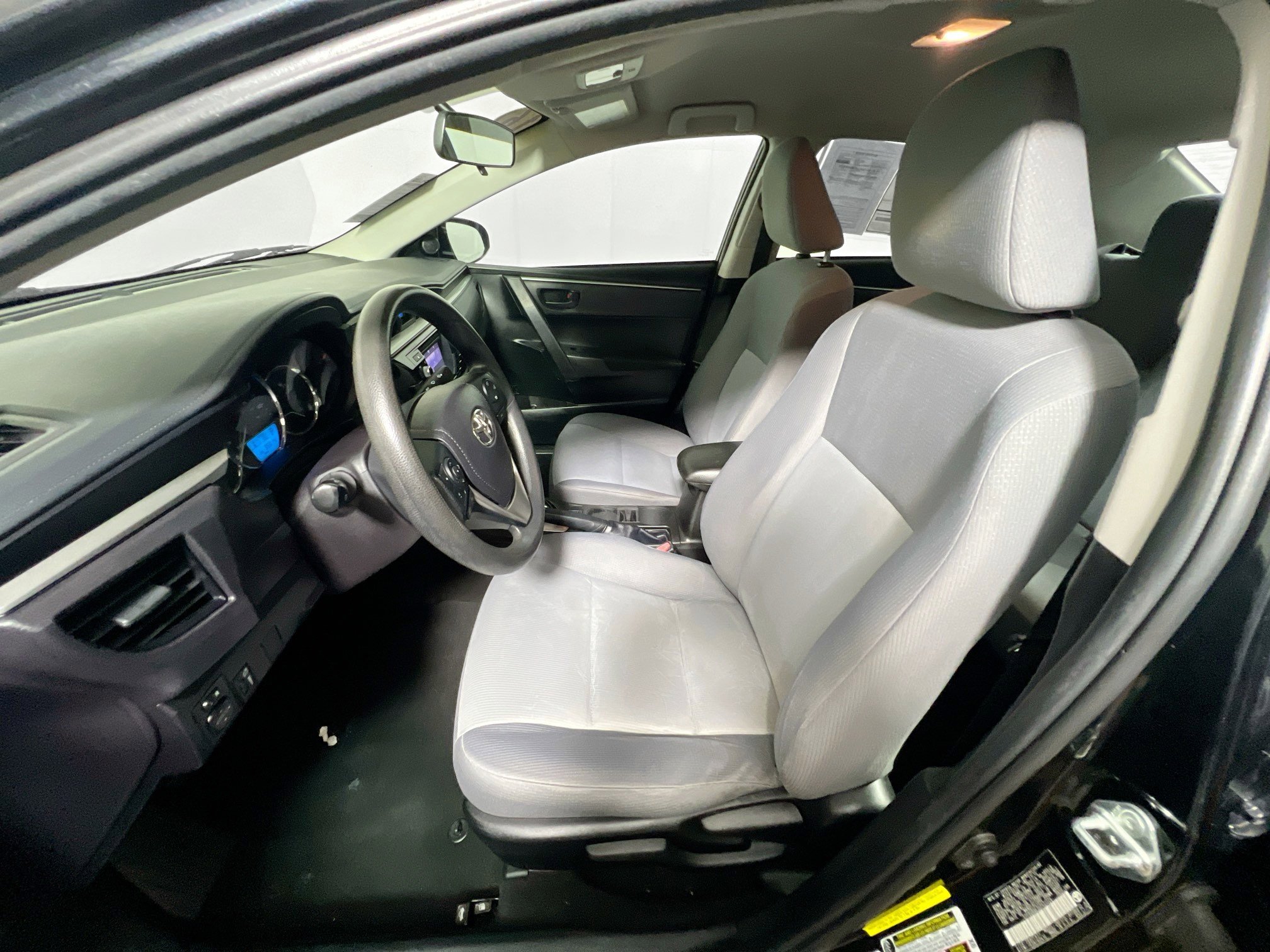 Used 2016 Toyota Corolla L image 14