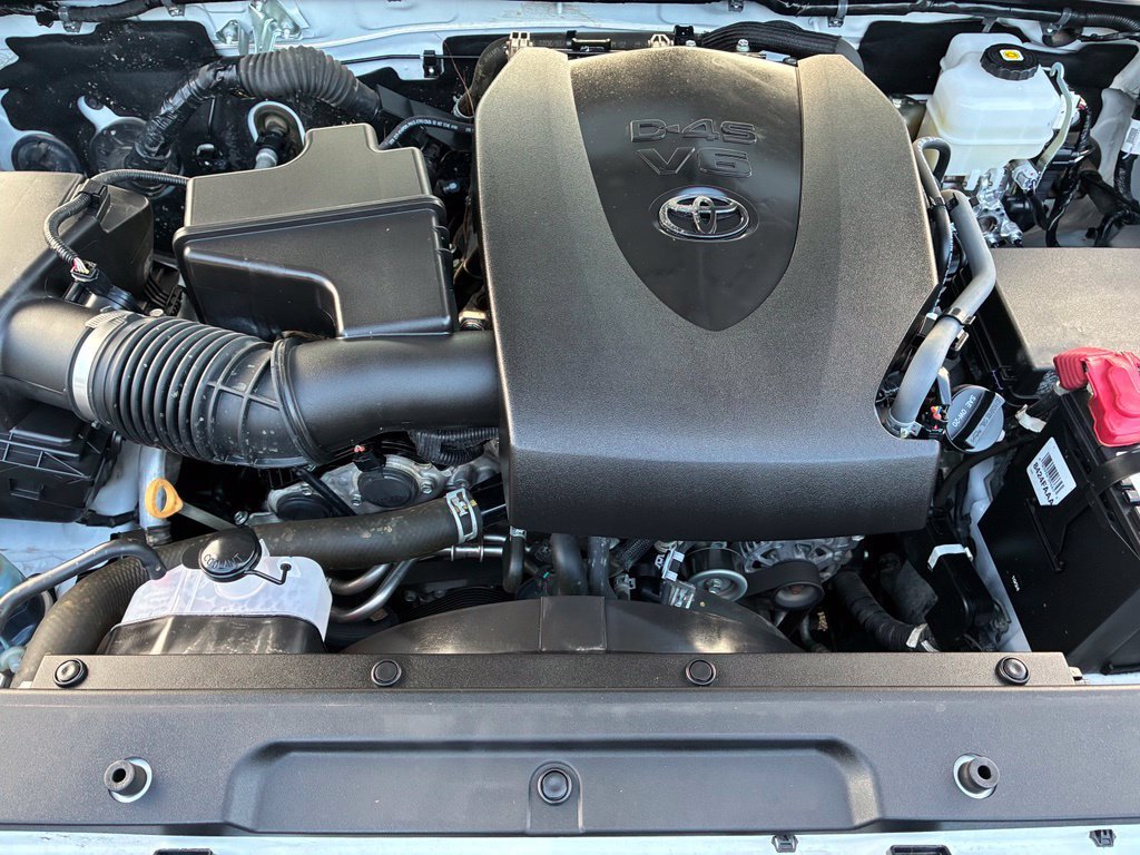 Used 2022 Toyota Tacoma TRD Off-Road AWD/4WD image 32