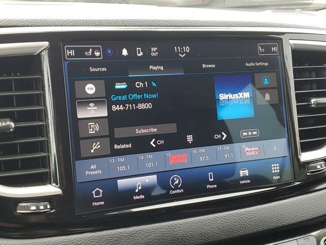 Used 2024 Chrysler Pacifica Touring-L image 16