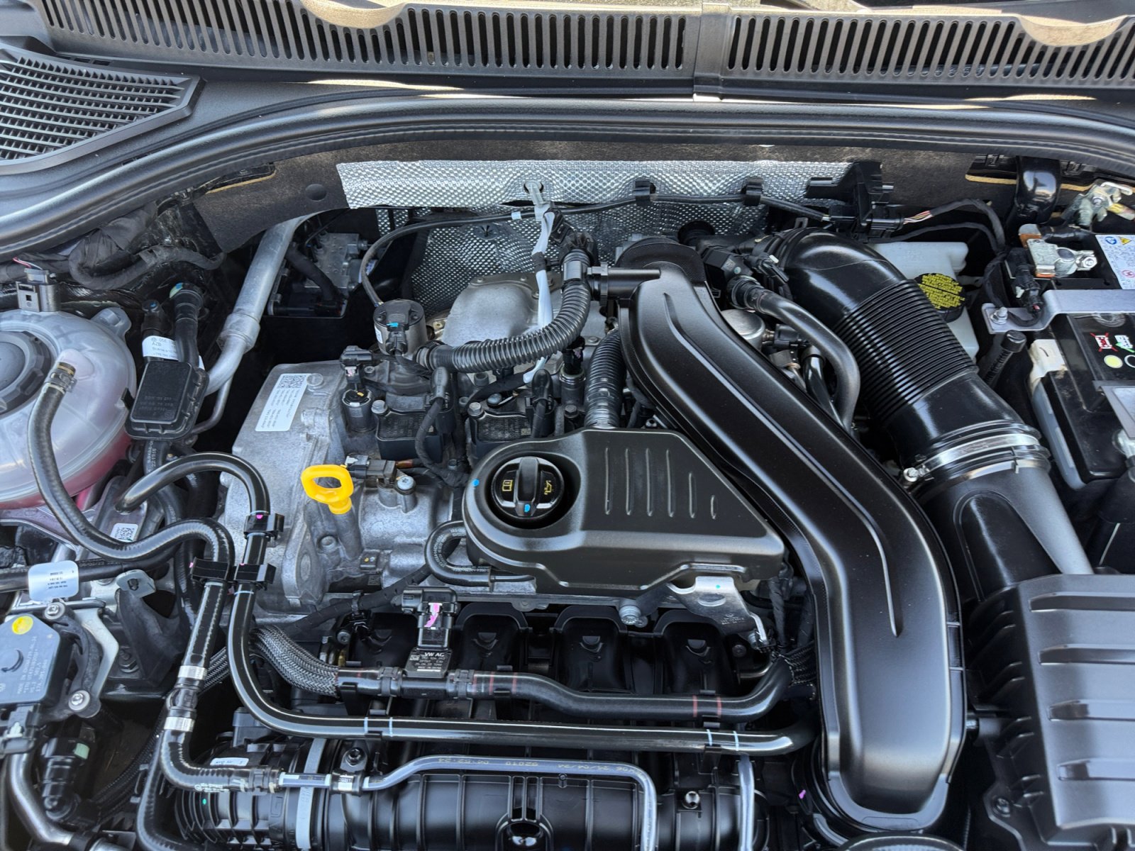 Certified 2025 Volkswagen Jetta SE w/ Sunroof Package image 21