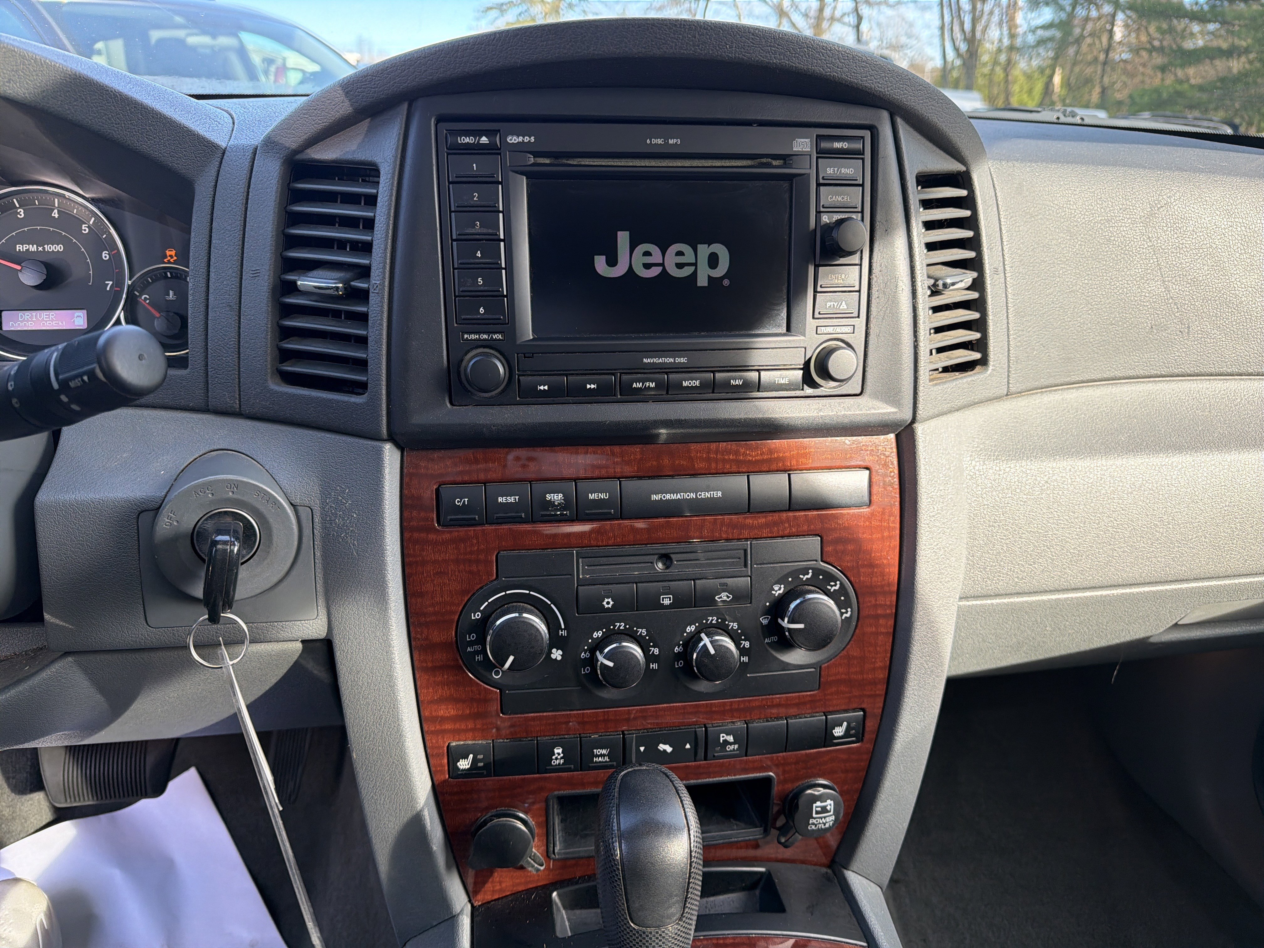 Used 2007 Jeep Grand Cherokee Limited image 12