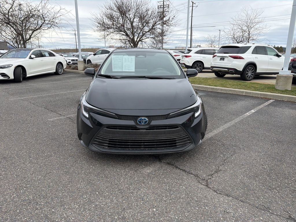 Used 2024 Toyota Corolla LE image 3