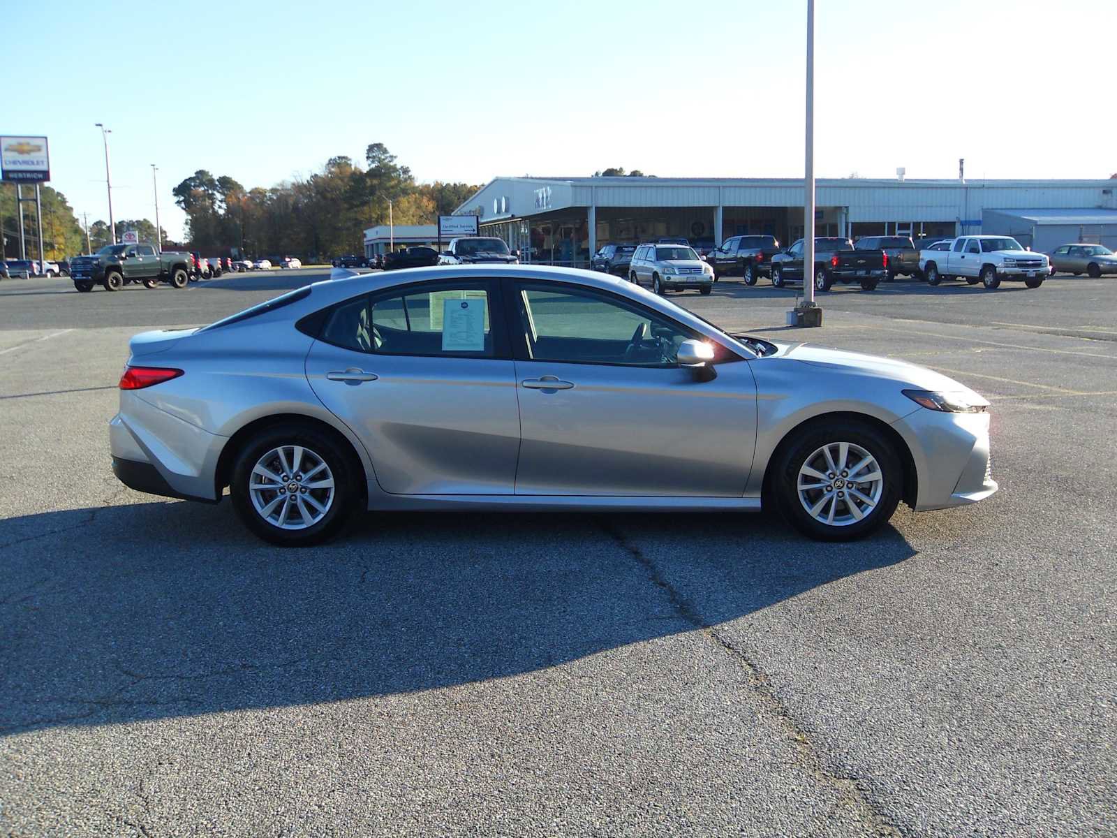 Used 2025 Toyota Camry LE image 6