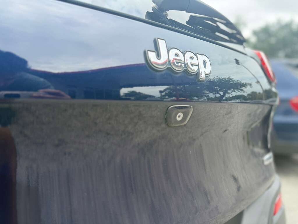 Used 2016 Jeep Cherokee Latitude FWD image 5