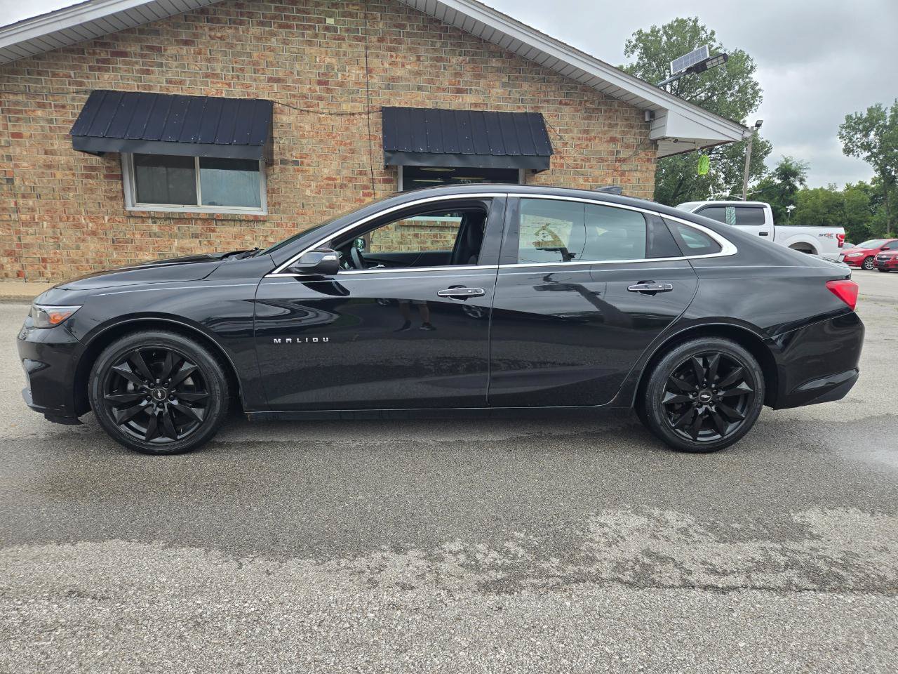 Used 2017 Chevrolet Malibu Premier w/ Premier Sun and Wheel Package FWD image 8