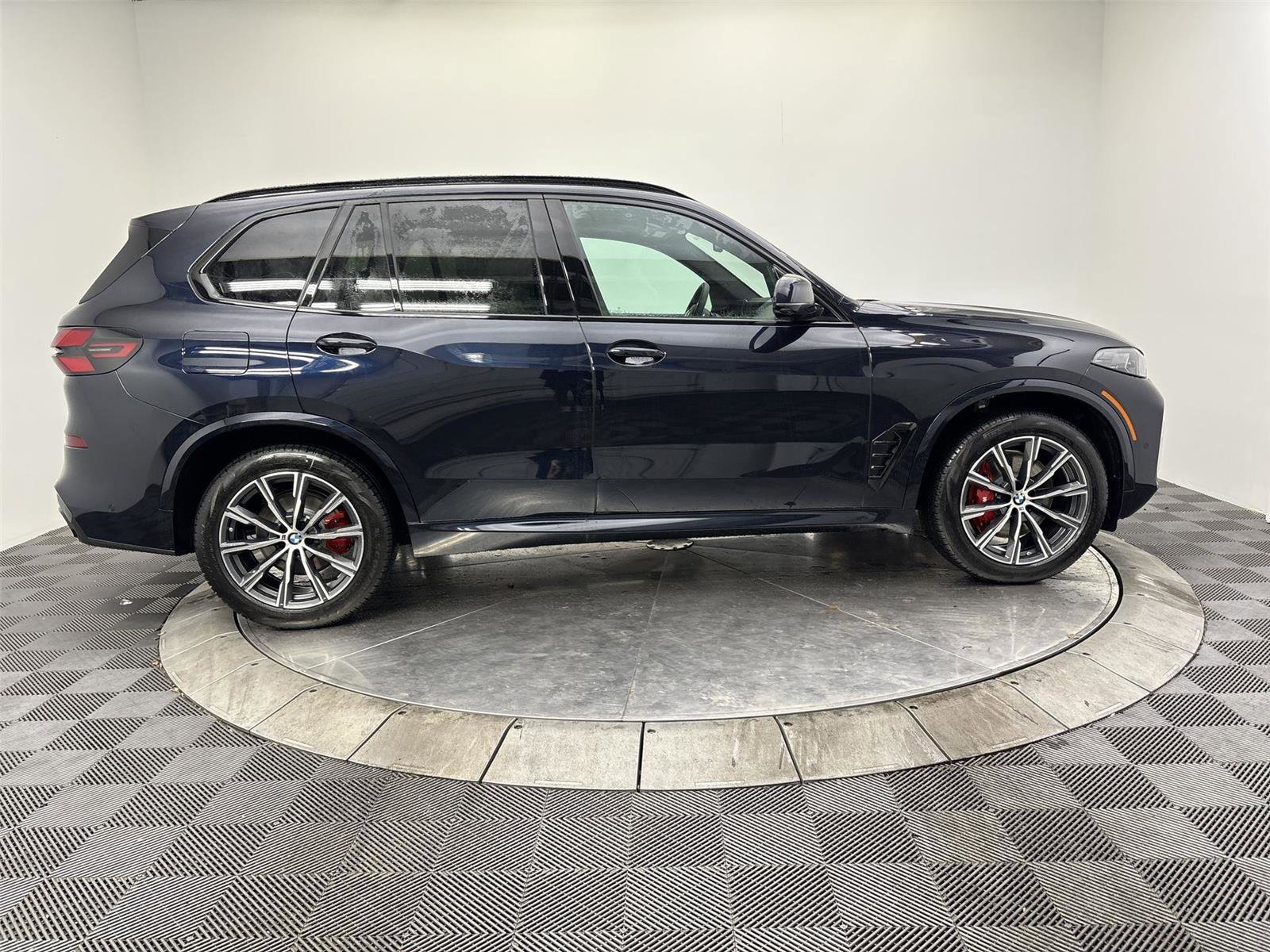 New 2026 BMW X5 xDrive40i w/ M Sport Package image 17