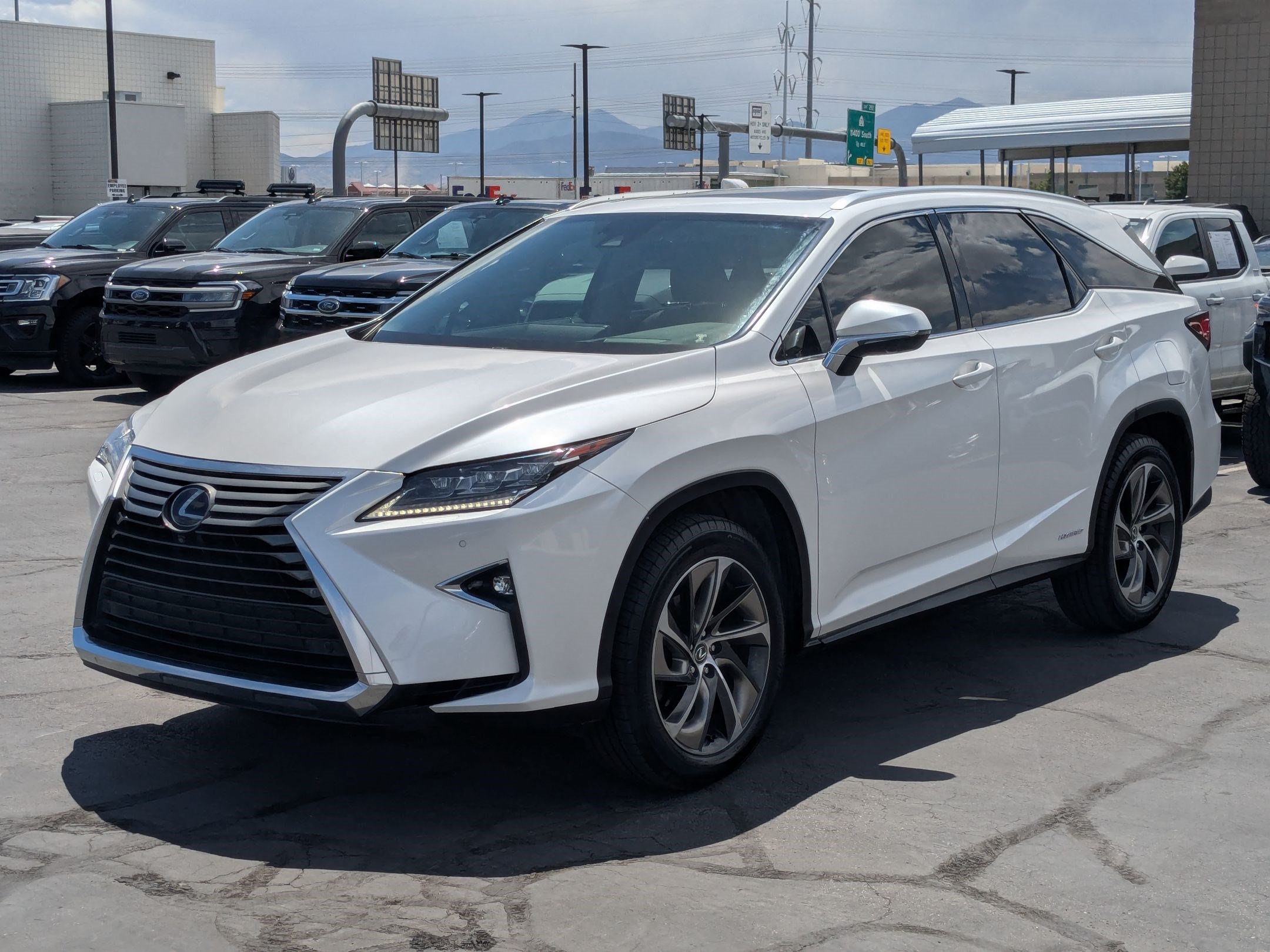 Used 2019 Lexus RX 450hL Luxury w/ Accessory Package AWD/4WD image 10