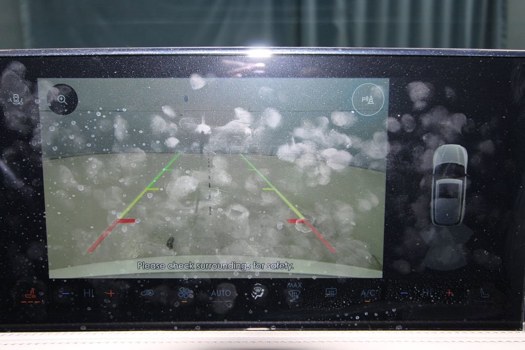 Used 2025 Lincoln Corsair AWD image 17