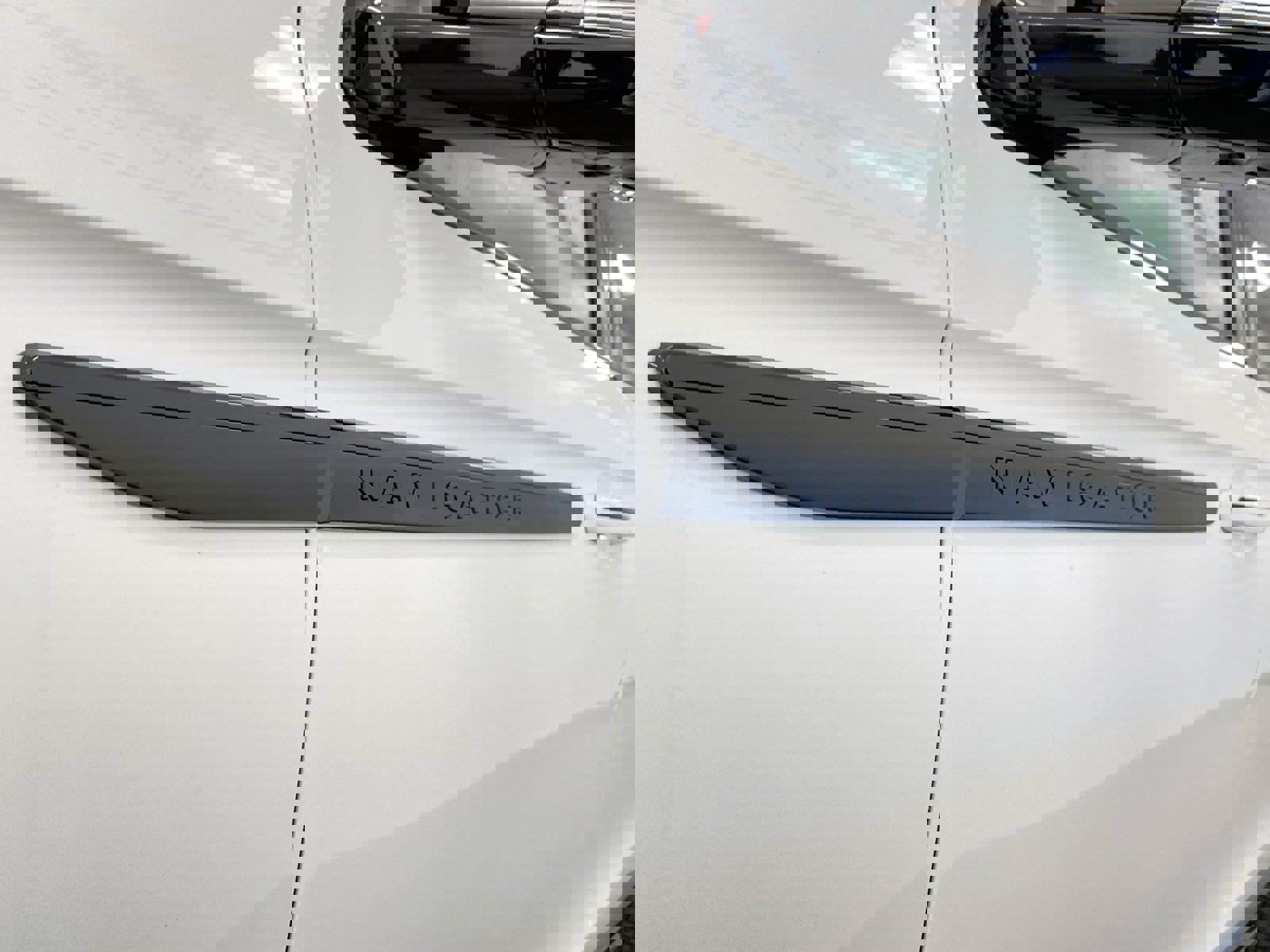 Used 2025 Lincoln Navigator Reserve w/ Jet Appearance Package image 18