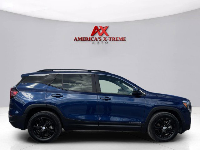 Used 2023 GMC Terrain SLE w/ Driver Convenience Package image 6