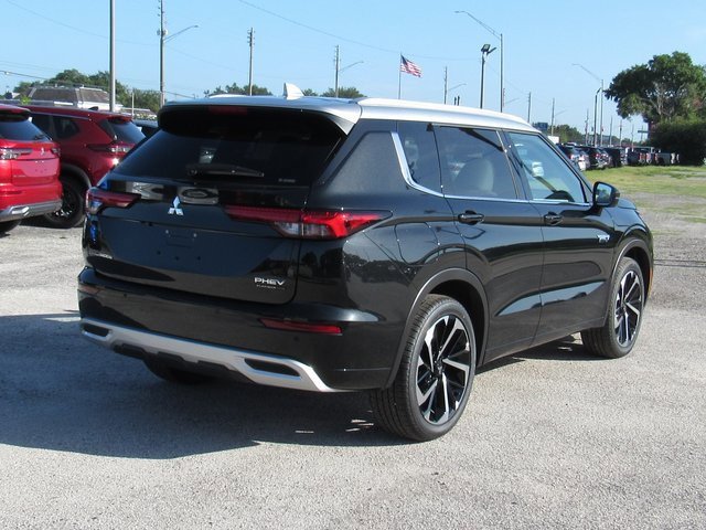 New 2025 Mitsubishi Outlander SEL image 3