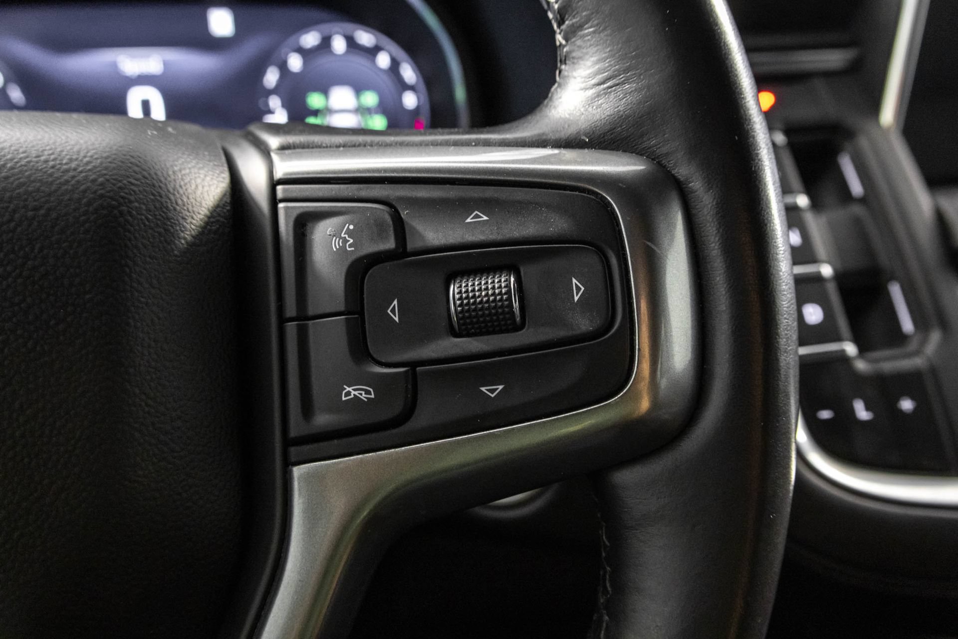 Used 2022 Chevrolet Suburban LT AWD/4WD image 29