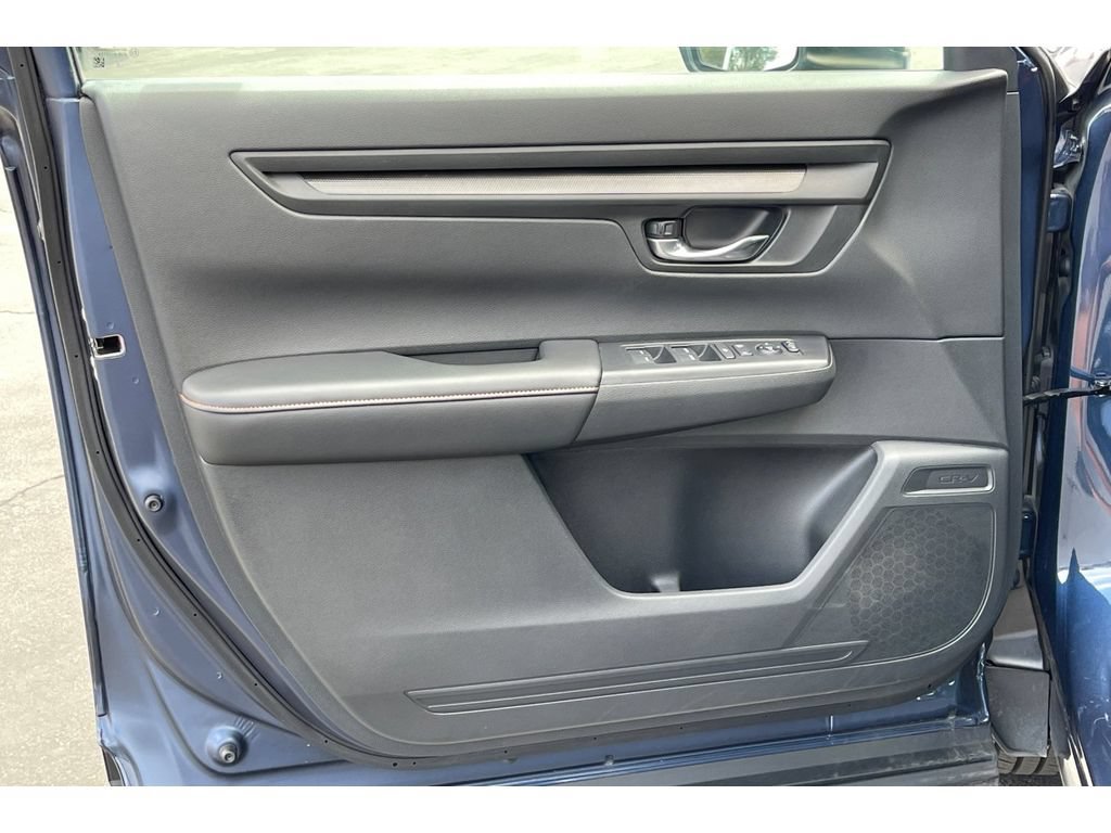 Used 2025 Honda CR-V Sport image 11