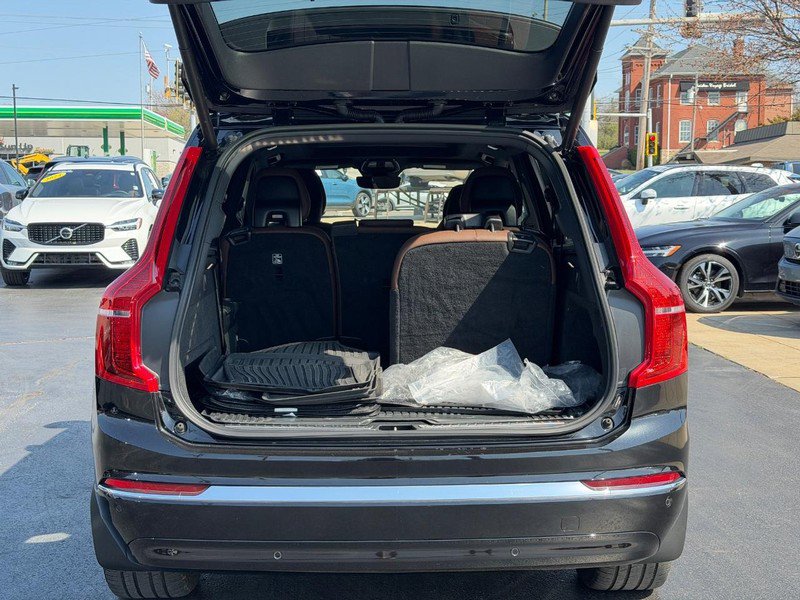 Certified 2023 Volvo XC90 B6 Plus w/ Protection Package image 5