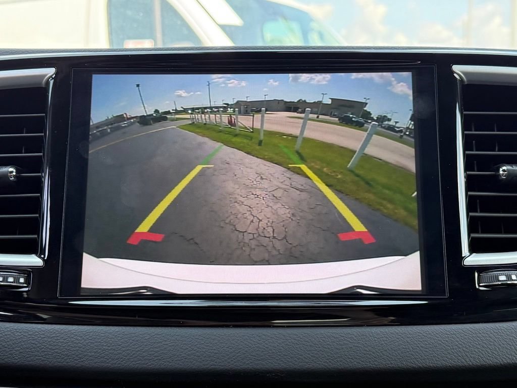 Used 2026 Chrysler Pacifica Select FWD image 32