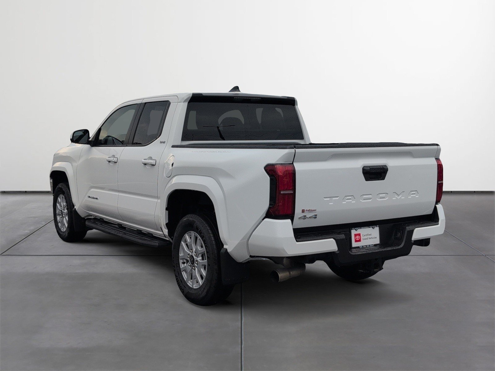 Certified 2025 Toyota Tacoma SR5 AWD/4WD image 4