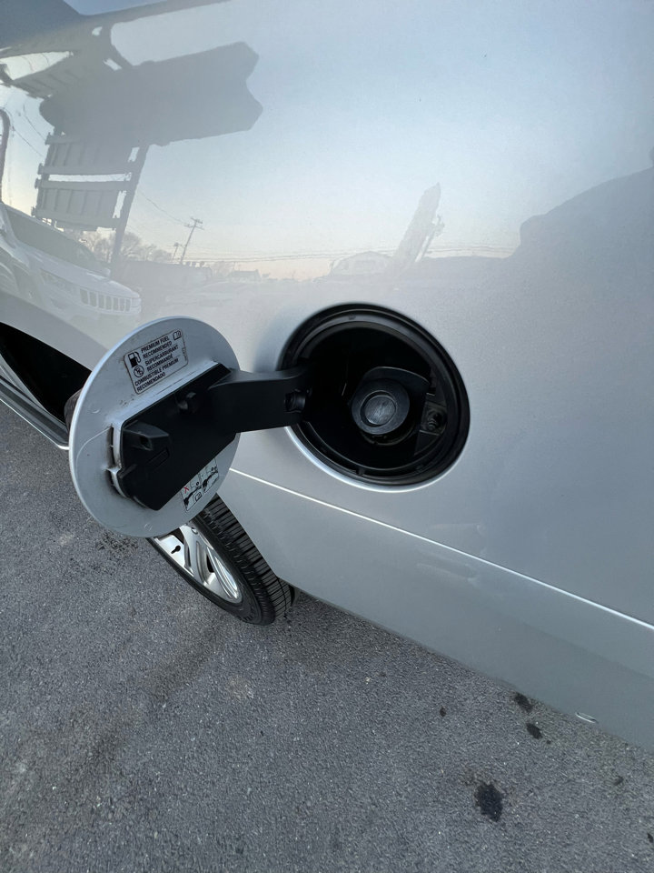 Used 2017 Cadillac Escalade Luxury image 9