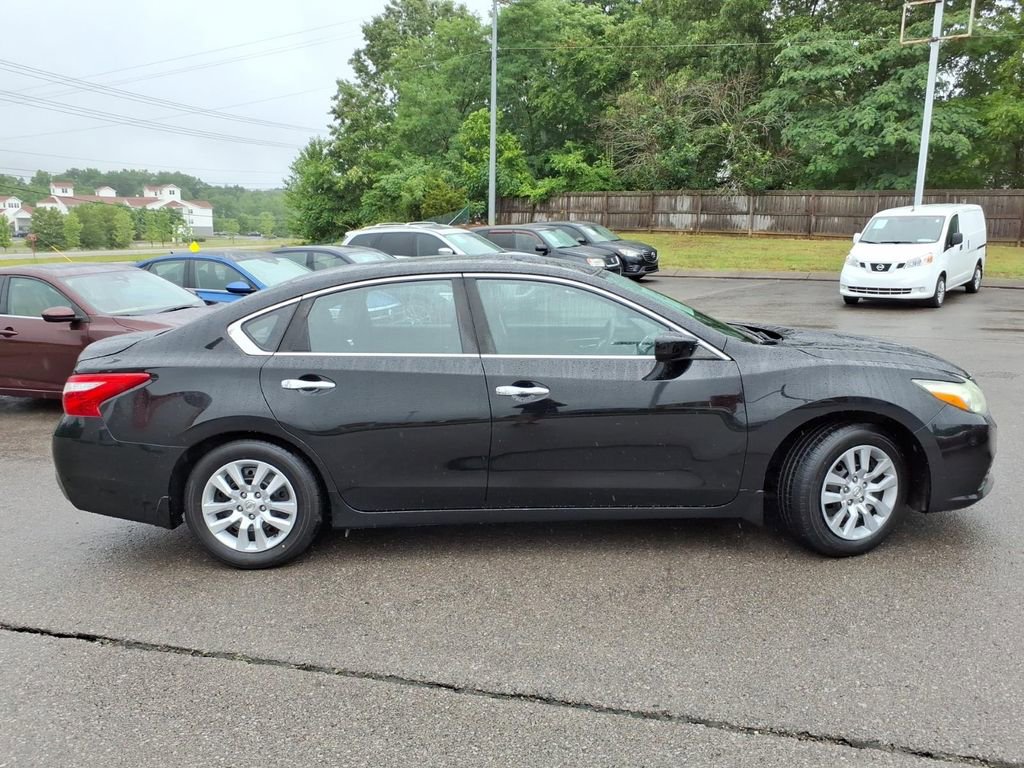 Used 2016 Nissan Altima 2.5 S w/ Power Driver Seat Package FWD image 2