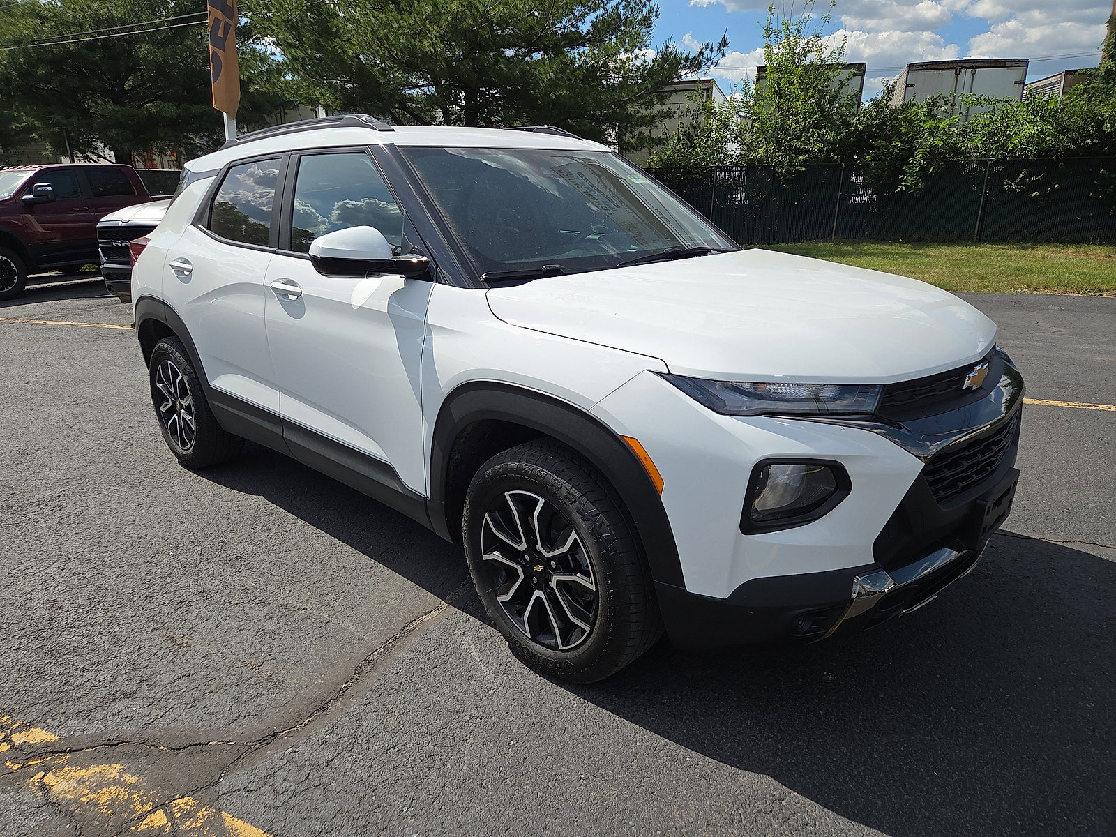Used 2023 Chevrolet TrailBlazer ACTIV FWD image 1