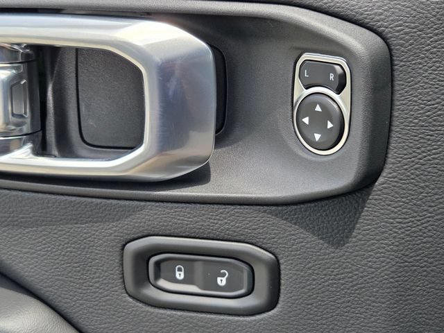 New 2026 Jeep Wrangler Unlimited Sahara AWD/4WD image 31