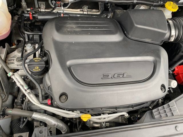 Used 2024 Chrysler Pacifica Touring-L image 18