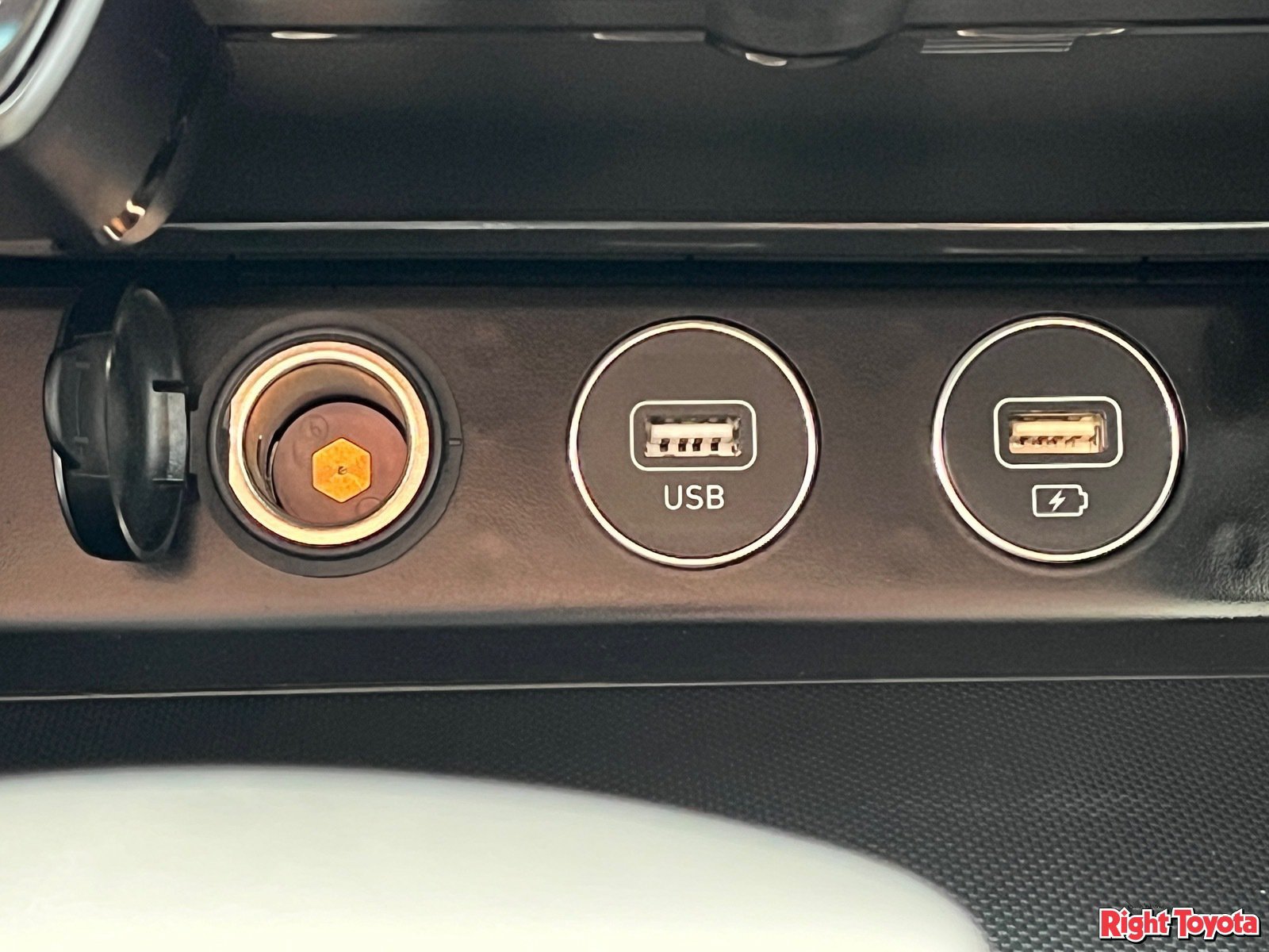 Used 2022 Genesis G70 2.0T RWD image 26