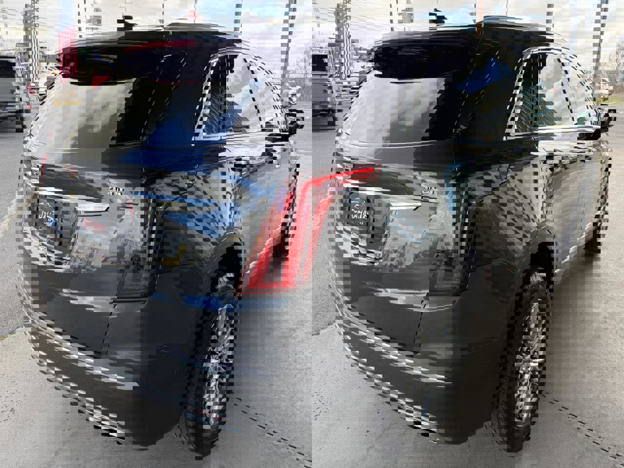 Used 2023 Cadillac XT5 Premium Luxury w/ Technology Package image 4