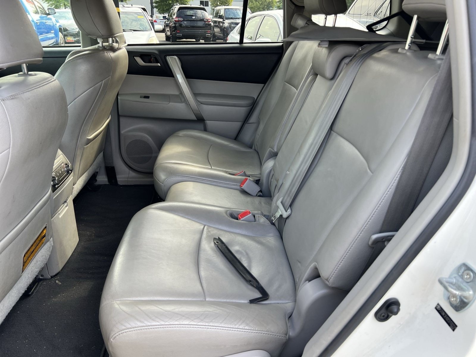Used 2012 Toyota Highlander SE w/ Tow Pkg AWD/4WD image 24