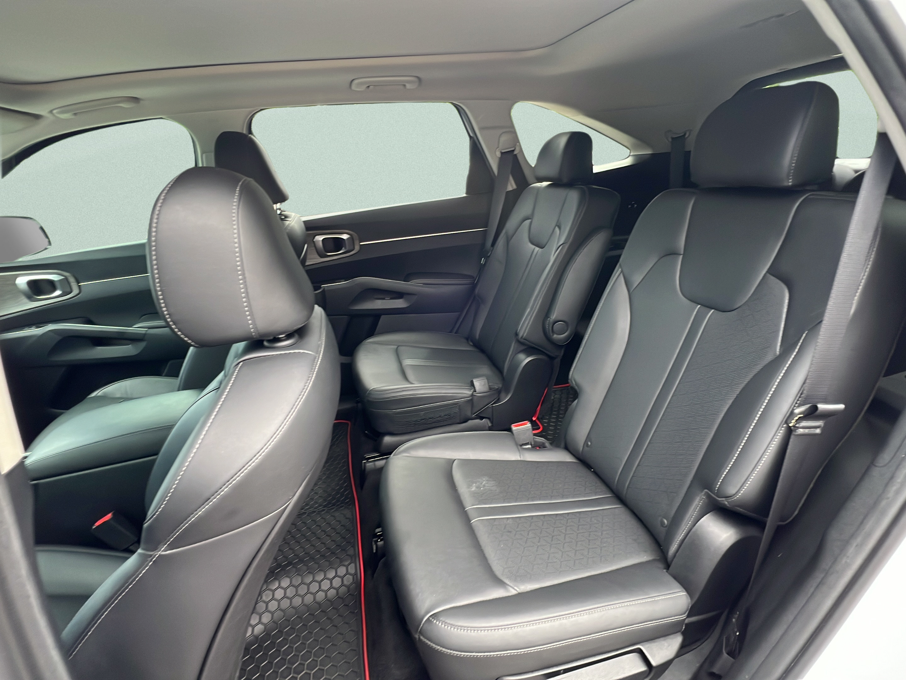 Used 2023 Kia Sorento EX w/ Panoramic Sunroof Package FWD image 10