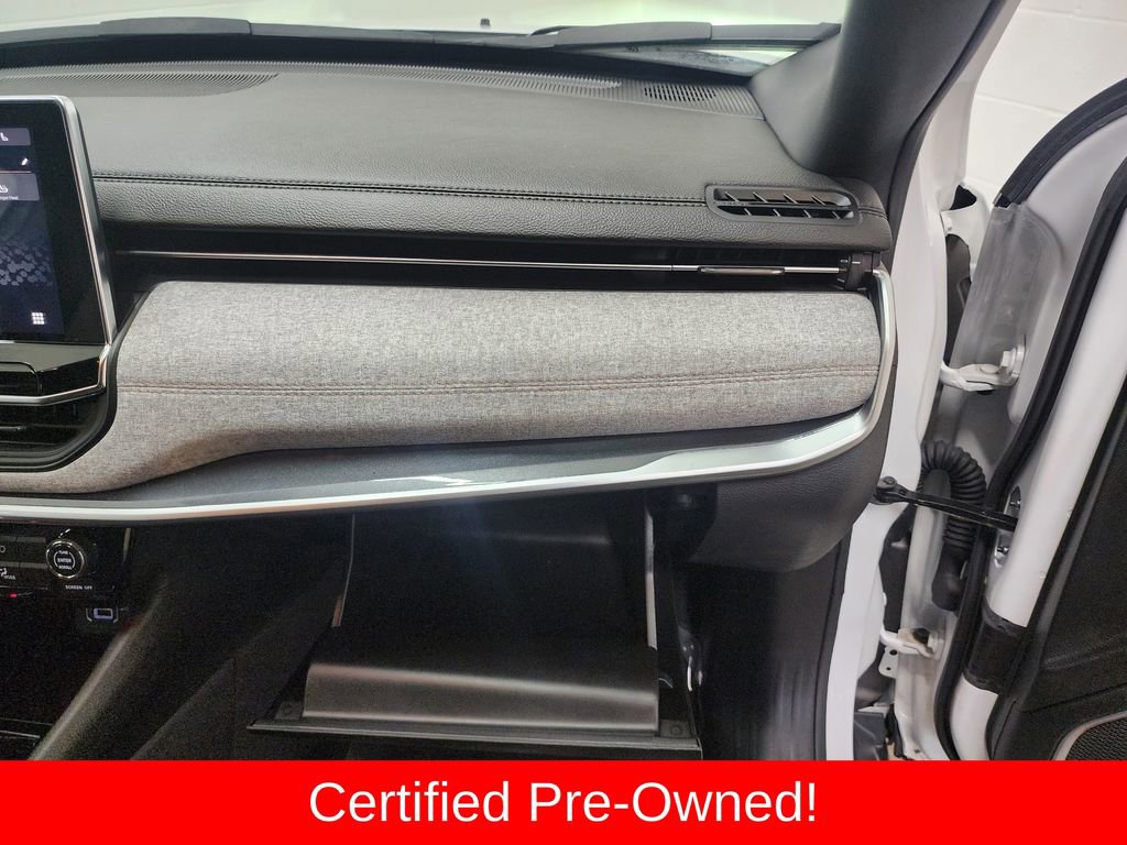 Used 2024 Jeep Compass Latitude image 34