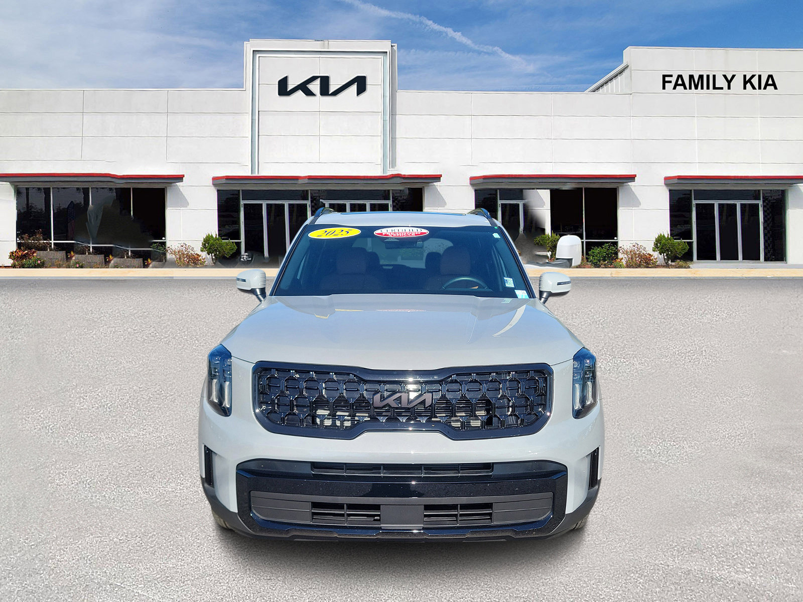 Certified 2025 Kia Telluride EX X-Line AWD/4WD image 2