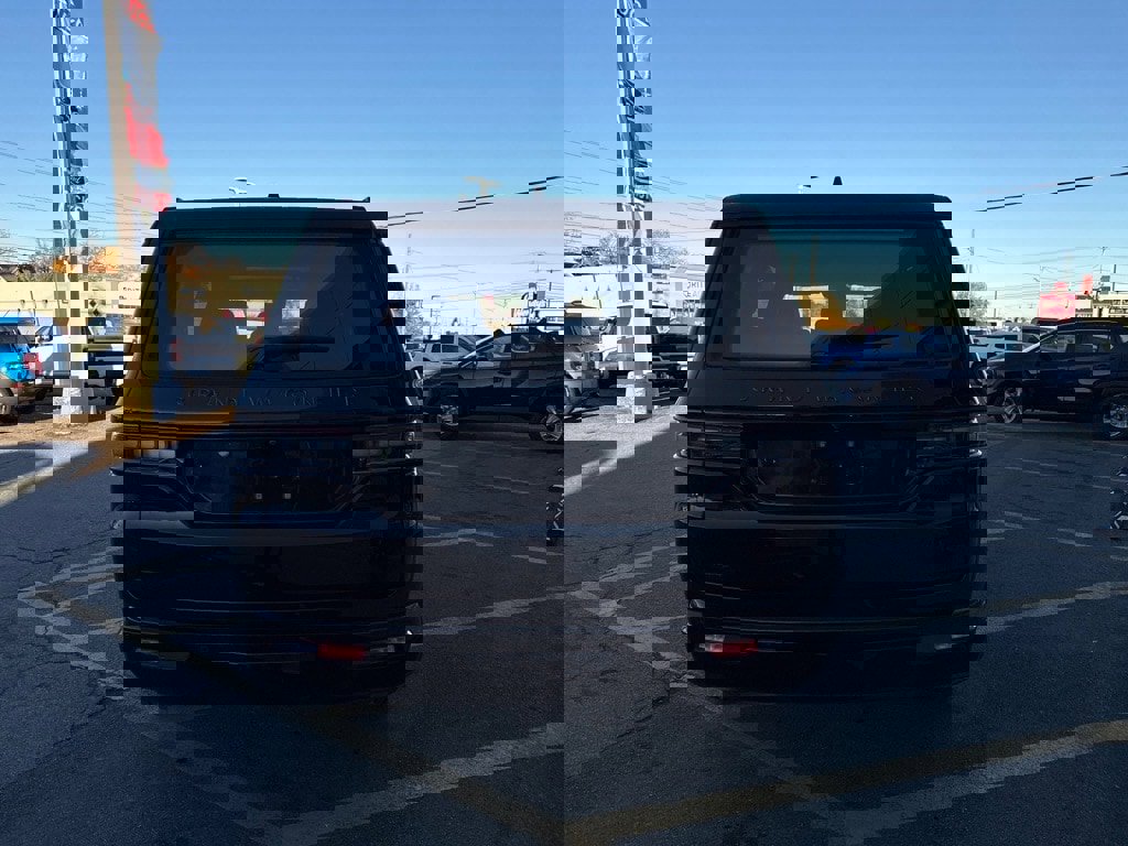 Used 2023 Jeep Grand Wagoneer Series II image 4