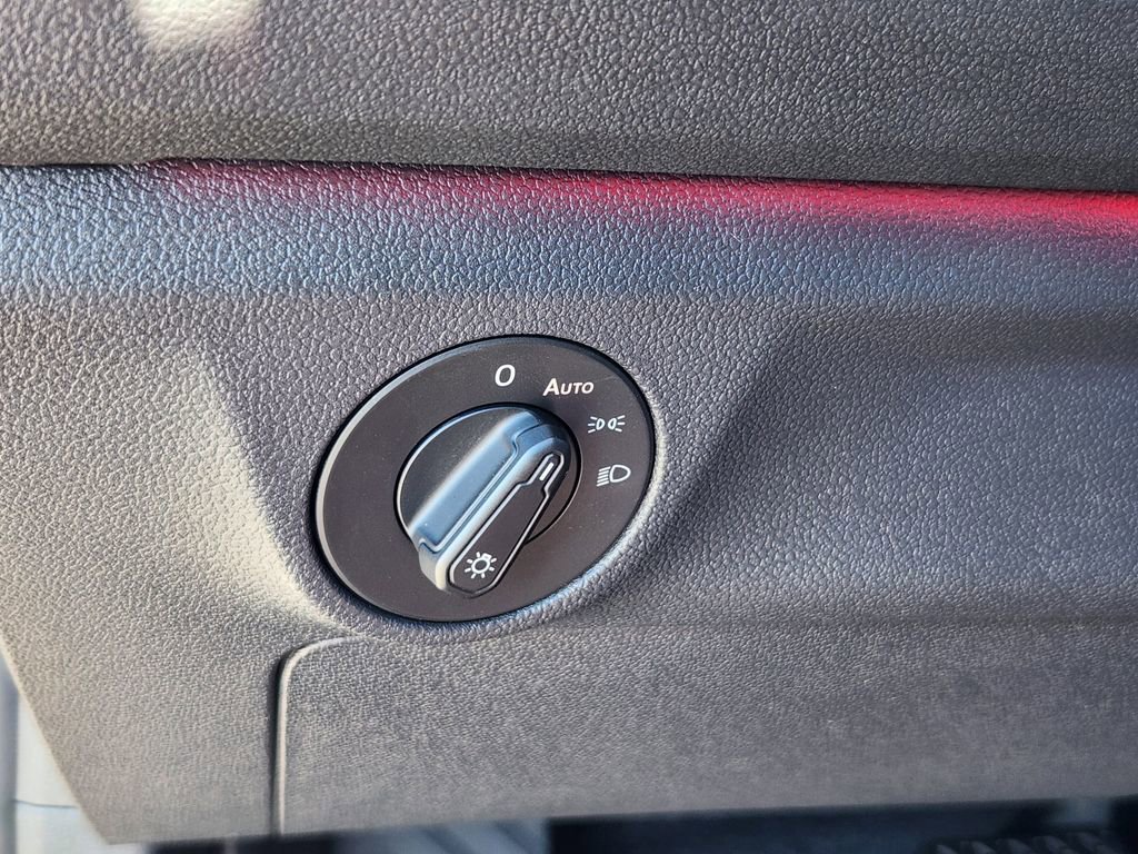 Used 2019 Volkswagen Jetta SEL image 12