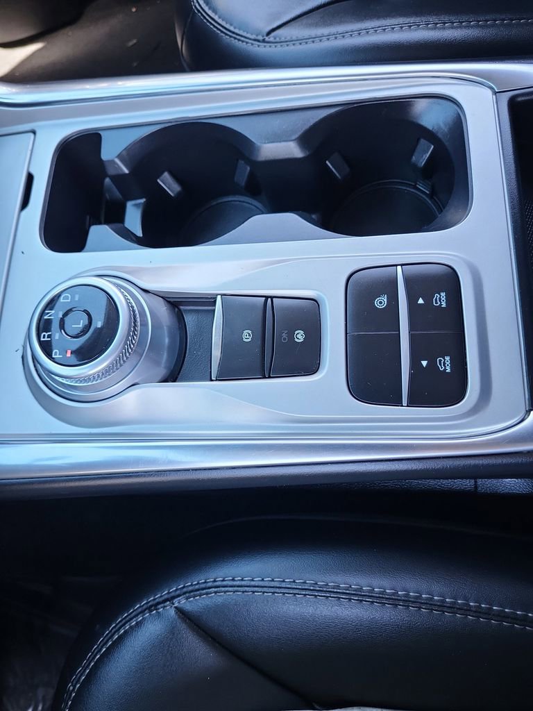 Used 2022 Ford Explorer XLT w/ Equipment Group 202A image 21