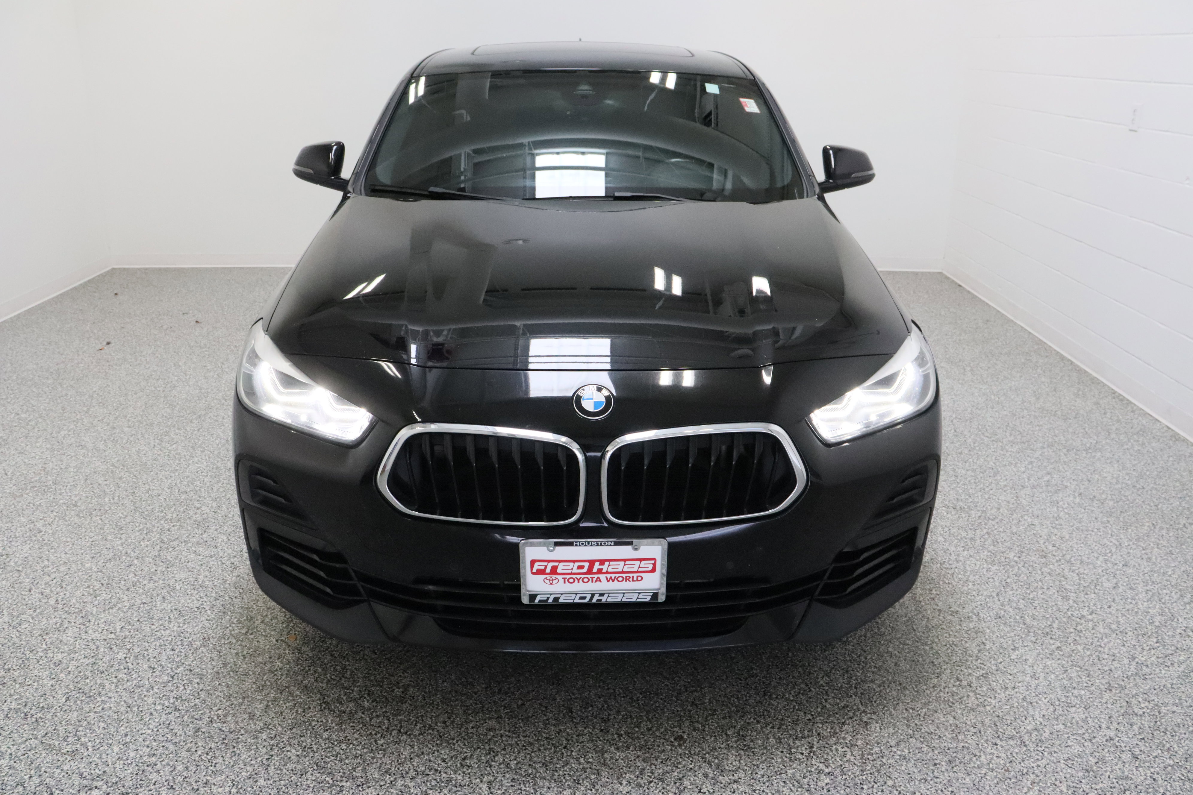 Used 2022 BMW X2 xDrive28i w/ Convenience Package AWD/4WD image 3