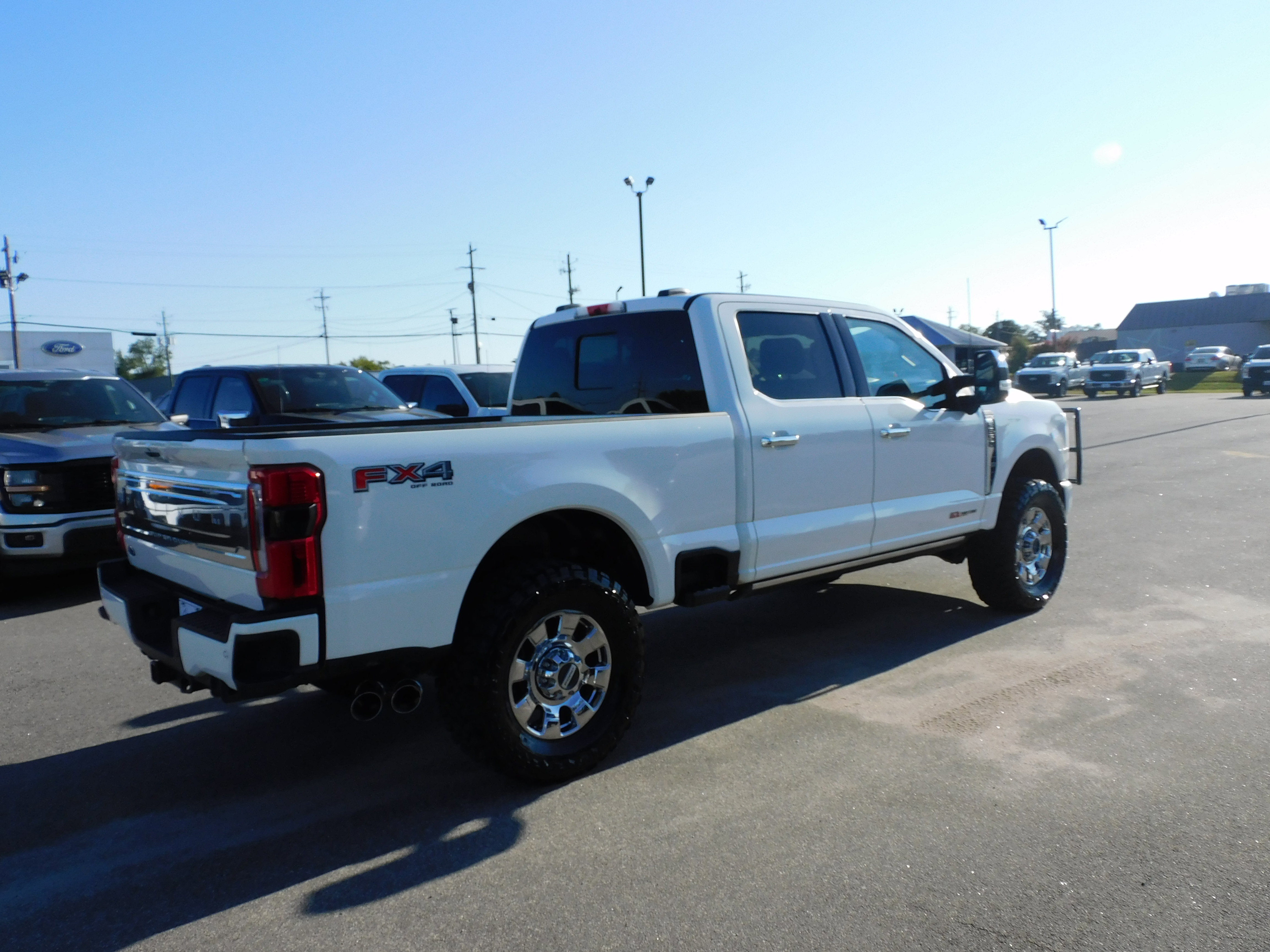 Used 2024 Ford F350 Platinum w/ FX4 Off-Road Package image 4